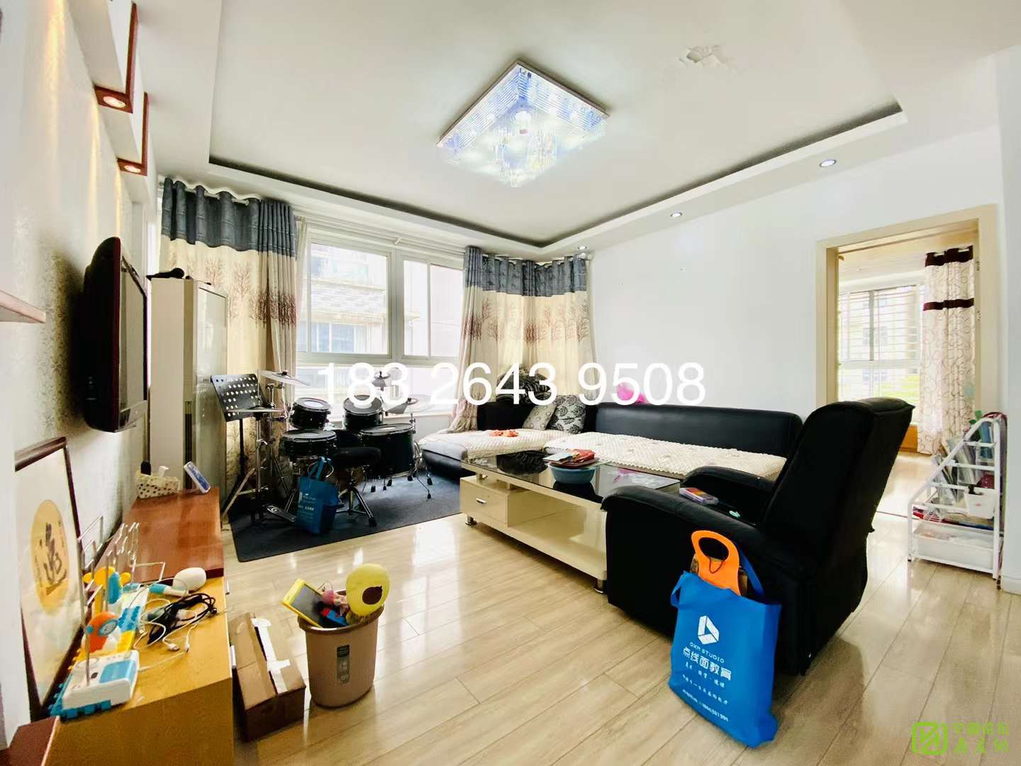 林间雅居3楼3室2厅2卫，家具家电齐全，做饭洗澡方便，随时看房